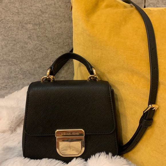 Mini Michael Kors Black Leather Purse - Crossbody - Picture 3 of 17